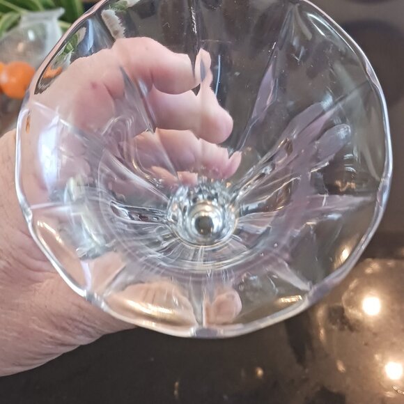 Vintage American Fosteria Fluted Vase 7" Excellent Condition - Picture 3 of 5